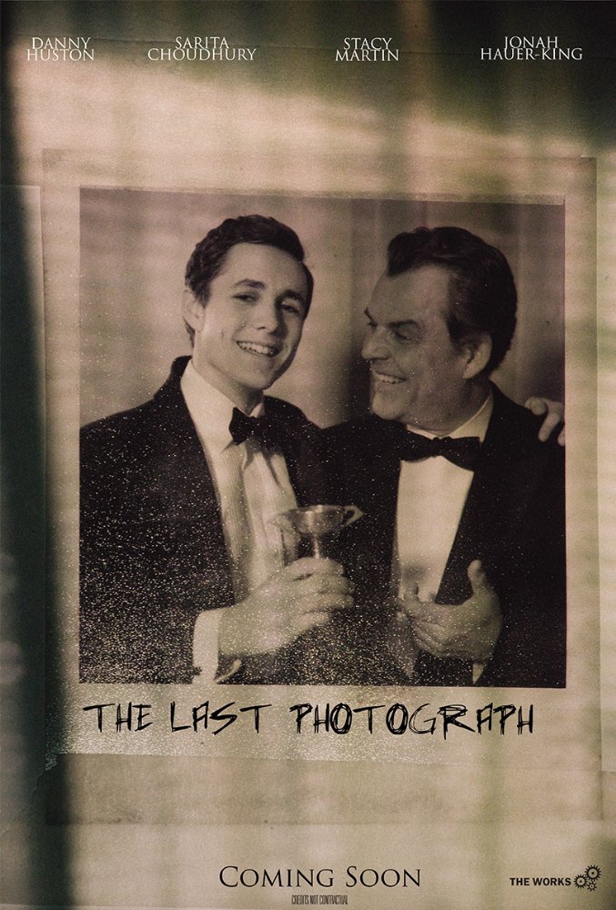  The Last Photograph (2016)